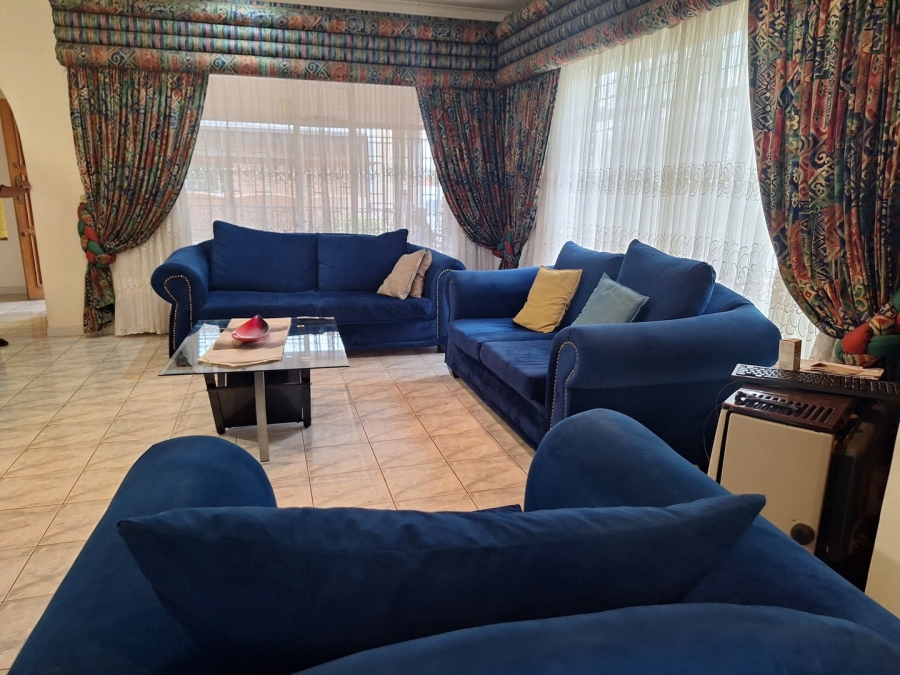 5 Bedroom Property for Sale in Mohadin North West